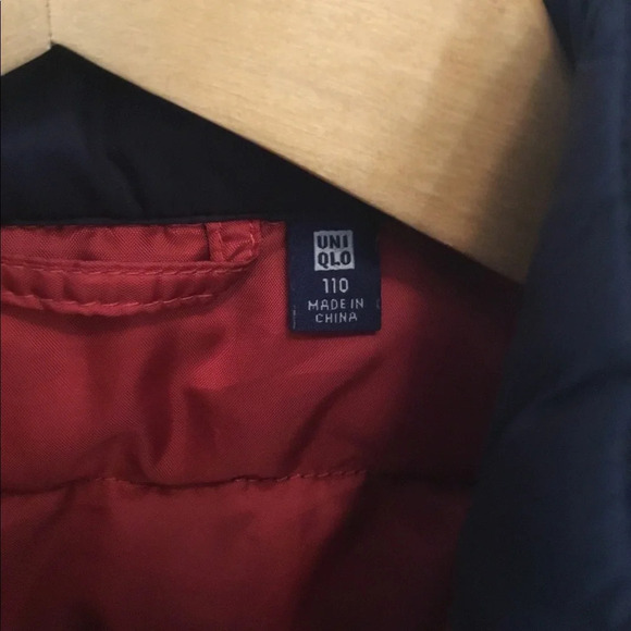 Uniqlo red/ blue insulated vest, size 4 - Picture 5 of 5